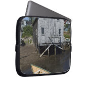 Dory builder,Lunenburg, Nova Scotia, Kanada Laptopschutzhülle (Vorne Rechts)