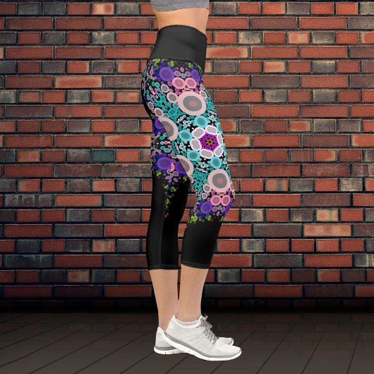 Dot Mandala Blume Blau Grün und Rosa Capri Leggings