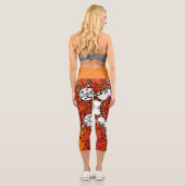 Dot Mandala Blume Orange White und Red Capri Leggings (Rückseite)