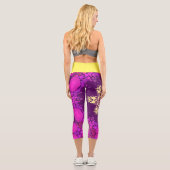 Dot Mandala Blume Rosa und Gelb Capri Leggings (Rückseite)