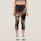 Dot Mandala Blume Rot Gelb und Grau Capri Leggings (Vorderseite)