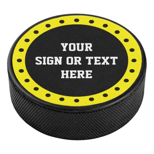 Dots Ring & Dot schwarz + Farbe, Zeichen oder Text Eishockey Puck (3/4)