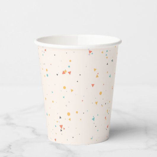 Dots & Triangle Confetti-Muster Pappbecher (Links)