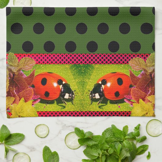 Dotted LadyBug Geschirrtuch (Gefaltet)
