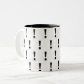 Dotty-Ausrufezeichen Zweifarbige Tasse (Vorderseite Links)