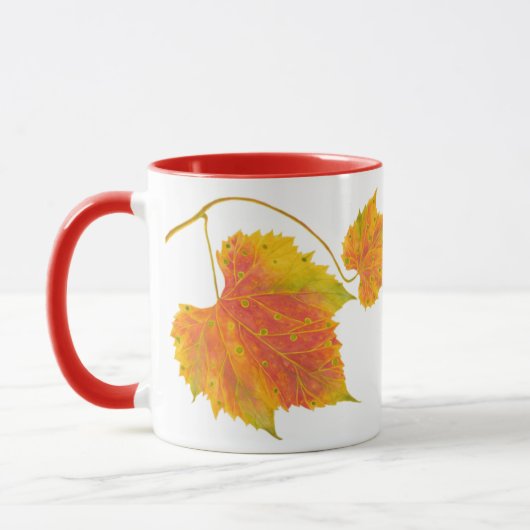 Dotty Spotty Fall auf einer Combo-Tasse (R) Tasse (Links)