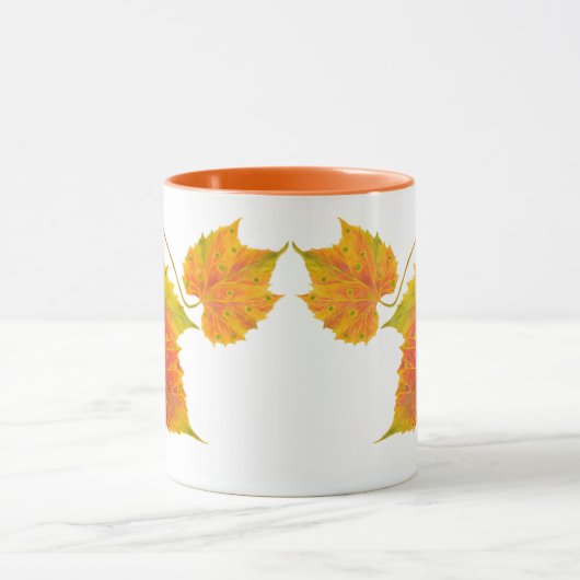 Dotty Spotty fällt auf eine Combo-Tasse (O) Tasse (Zentrum)