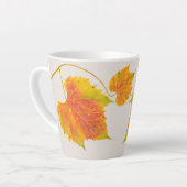 Dotty Spotty fällt auf eine kleine Latte-Tasse Milchtasse (Linke Ecke)