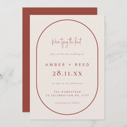 Double Arch Tying Knot Wedding Terracotta Script Einladung (Vorne/Hinten)