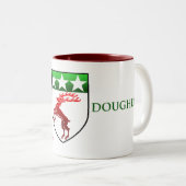 Dougherty Wappen-Tasse Zweifarbige Tasse (VorderseiteRechts)