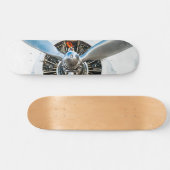 Douglas DC-3 Flugzeug. Propeller Skateboard (Horizontal)