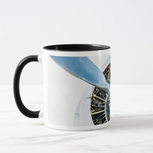 Douglas DC-3 Flugzeug. Propeller Tasse (Links)