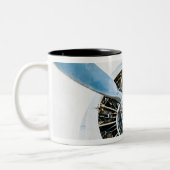 Douglas DC-3 Flugzeug. Propeller Zweifarbige Tasse (Links)