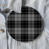 Douglas tartan black grau kariert button (Beispiel)