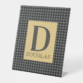 Douglas Tartan Monogram D Sockelschild (Vorderseite)