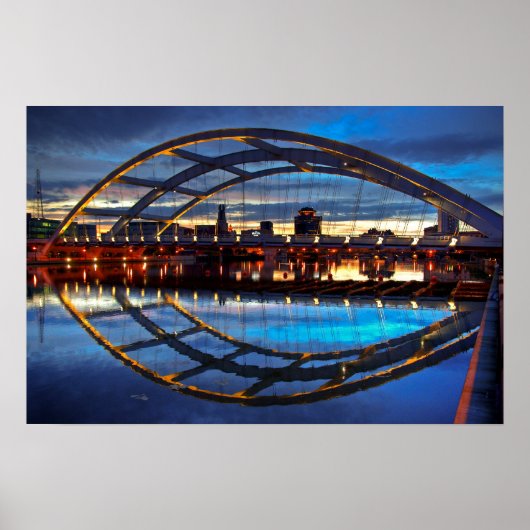 Douglass-Anthony Bridge in Dusk Poster (Vorne)