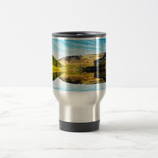 Dovestone Reservoir im Winter Tasse (Mittel)