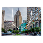 Downtown Detroit Große Geschenktüte (Vorderseite)