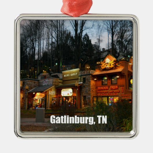 Downtown Gatlinburg, Tennessee Ornament Aus Metall (Vorne)
