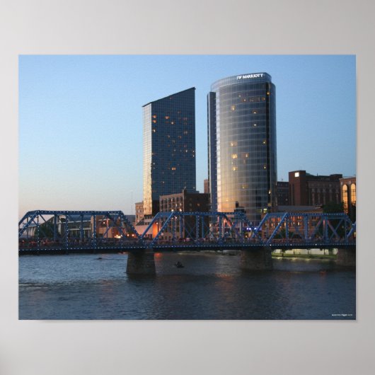 Downtown Grand Rapids in Dusk Poster (Vorne)