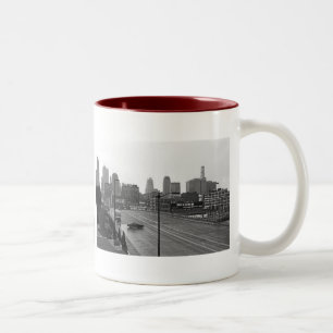 Downtown Kansas City Skyline-Schwarz-Weiß-Foto Zweifarbige Tasse