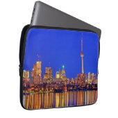 Downtown Toronto Skyline nachts Laptopschutzhülle (Vorne Rechts)