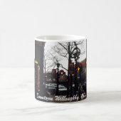 Downtown Willoughby Weihnachts Foto Tasse (Mittel)