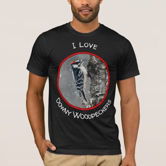Downy Woodpecker in Snow - Original Foto T-Shirt (Vorderseite)