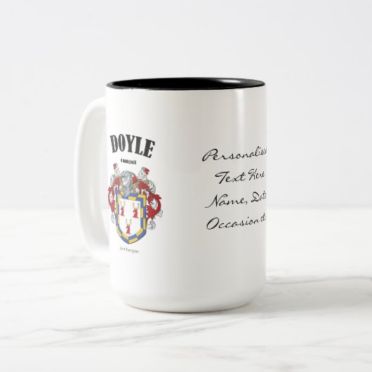Doyle Familienwappen, Übersetzung und Bedeutung Zweifarbige Tasse (Vorderseite Links)