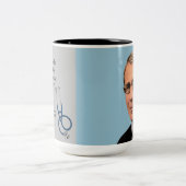 Dr. Fauci, zweiseitiges Design, grau-blassblau, Zweifarbige Tasse (Mittel)