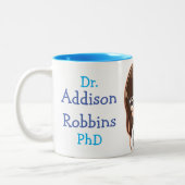 Dr. (Ihr Name) PhD-Abschluss Zweifarbige Tasse (Links)