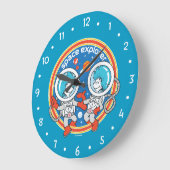 Dr. Seuss | Kaddet One Cadet Two Space Explorer Große Wanduhr (Winkel)