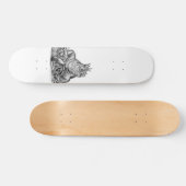 Drache auf dem Felsen Skateboard (Horizontal)