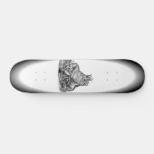 Drache auf dem Felsen Skateboard (Horizontal)