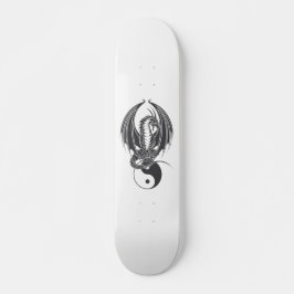 Drache auf Yin Yang Skateboard
