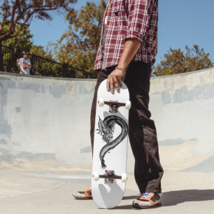 Drache im Tattoo-Stil Skateboard