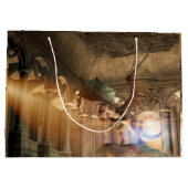 Drache in Angriffsposition in einem Schloss Große Geschenktüte (Rückseite)