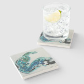 "Drache in den Wellen - Abstrakte Meeresenergie Steinuntersetzer (Seitenansicht)