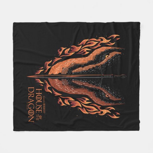 Drache in Flammen hinter dem Schwert Fleecedecke (Vorderseite (Horizontal))