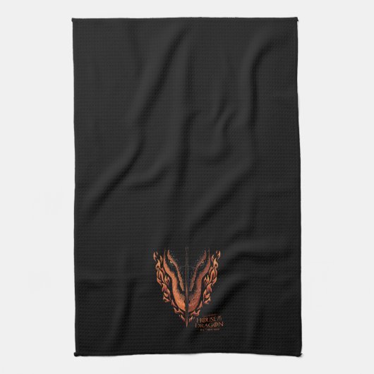 Drache in Flammen hinter dem Schwert Geschirrtuch (Vertikal)