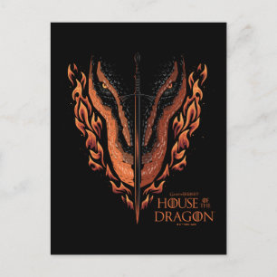 Drache in Flammen hinter dem Schwert Postkarte