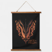 Drache in Flammen hinter dem Schwert Wandteppich Mit Holzrahmen (Vorderseite)