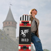 Drache Schwarz Weiß Gestreift Monogramm mit Rot Go Skateboard