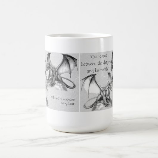 Drachen mit King Lear Zitat grau, schwarz, weiß Ta Kaffeetasse (Mittel)
