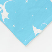 Drachen und Sterne auf blauem Hintergrund Fleecedecke (Ecke)