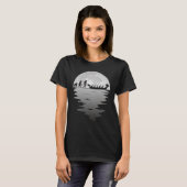 Drachenboot bei Mondlicht T-Shirt (Vorne ganz)