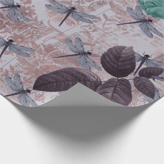 Drachenfliege und Lila Blumensprint Geschenkpapier (Ecke)