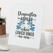 Drachenfliegen erscheinen, wenn die Geliebten in d Sockelschild (In Situ)