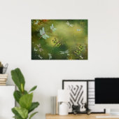Drachenfliegen und Wasserkunstwerk für Lilien Poster (Heimbüro)