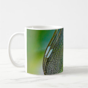 Drachenflügel nahes Insekt Kaffeetasse